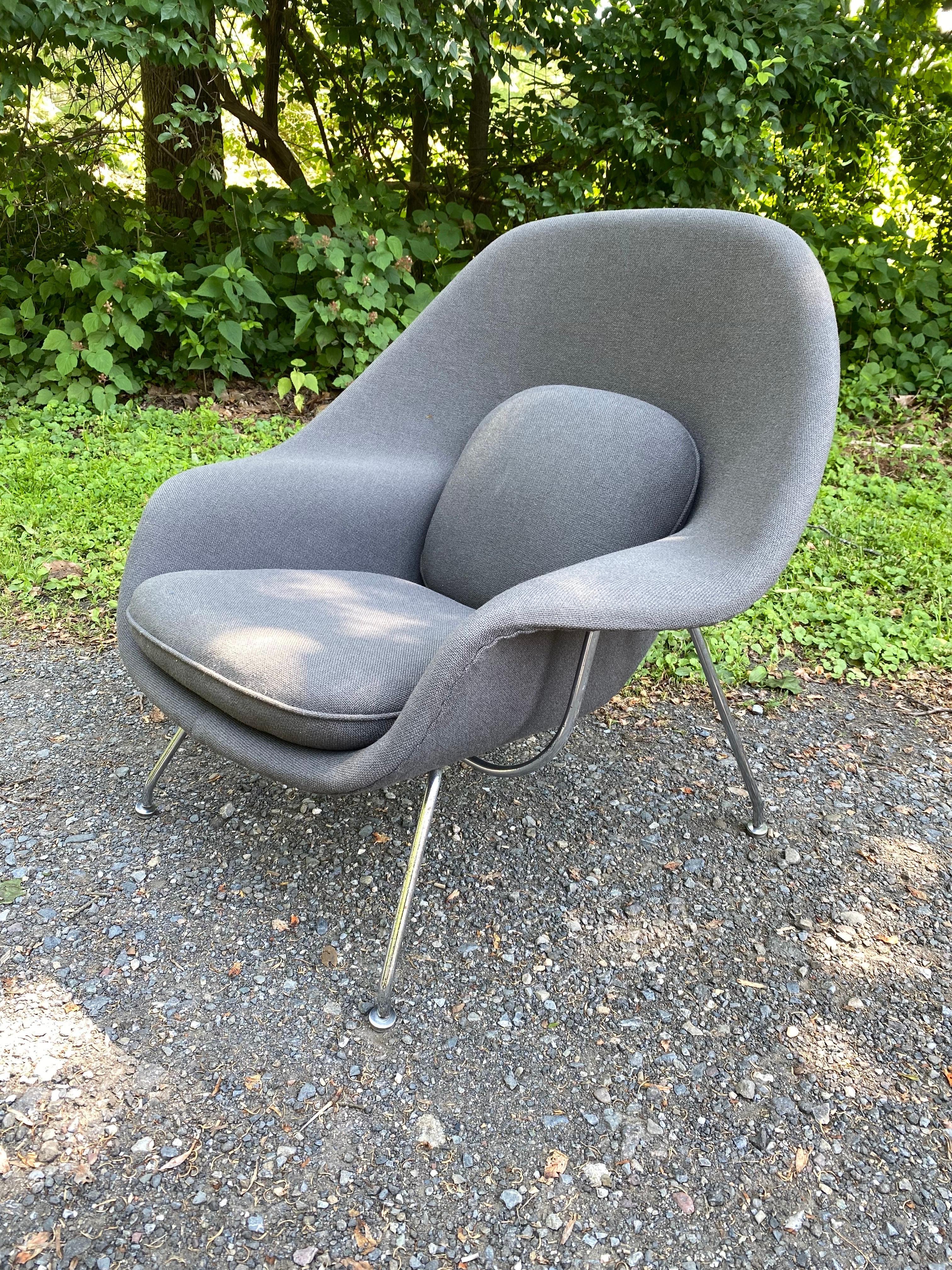 Mid-Century Modern Eero Saarinen for Knoll Womb Chair and Ottoman