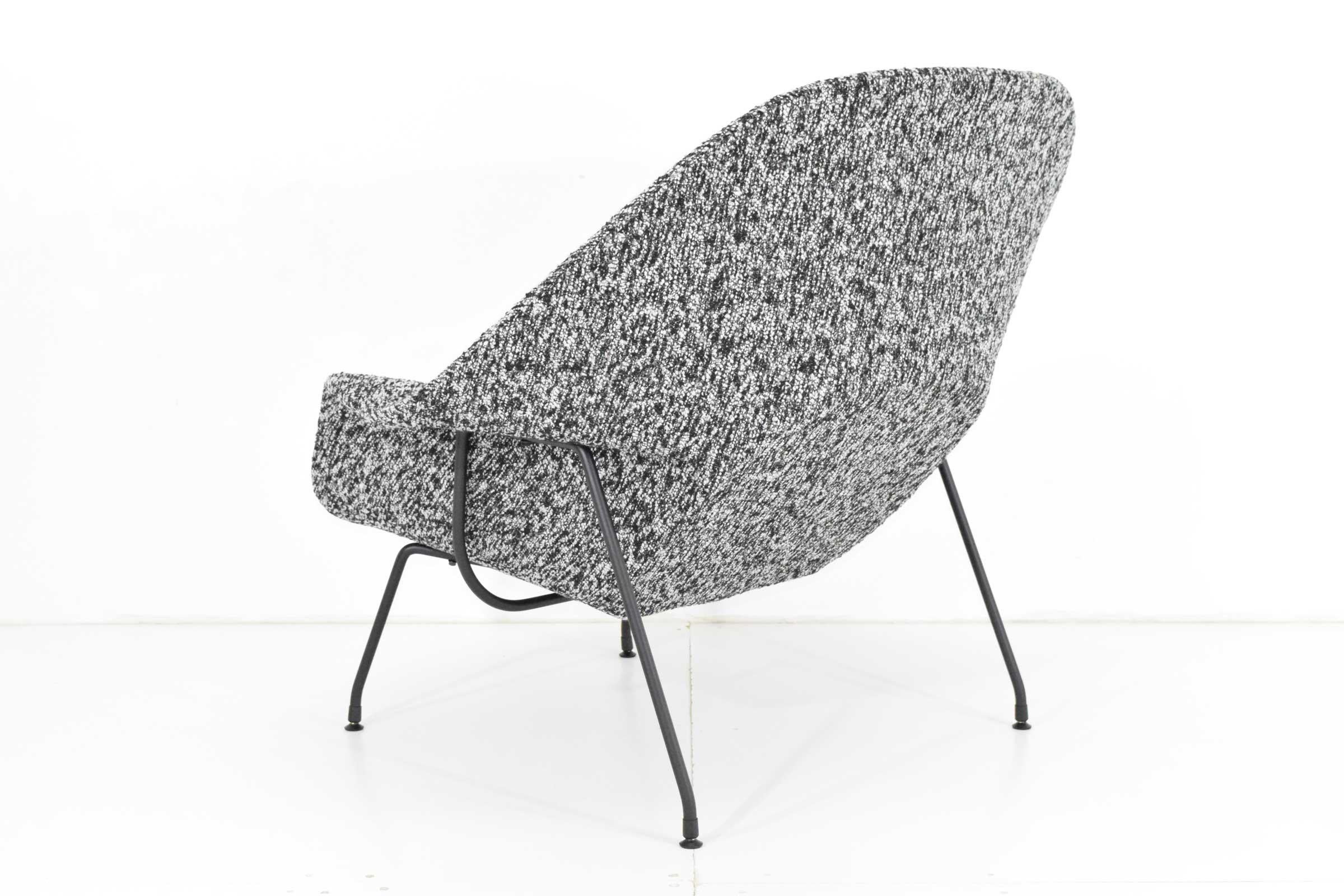 20th Century Eero Saarinen for Knoll Womb Chair and Ottoman