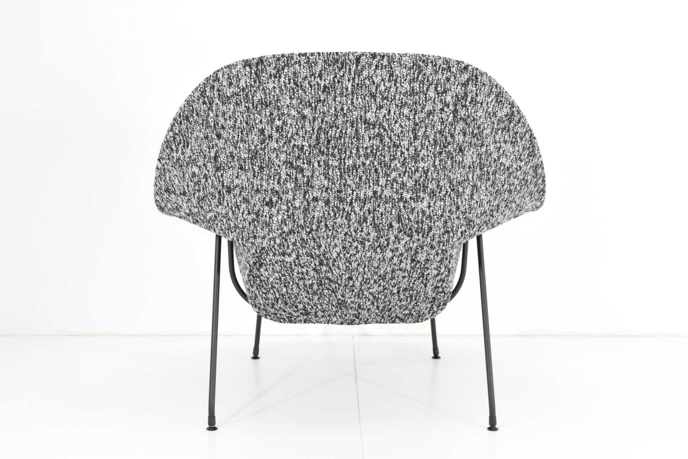 Metal Eero Saarinen for Knoll Womb Chair and Ottoman