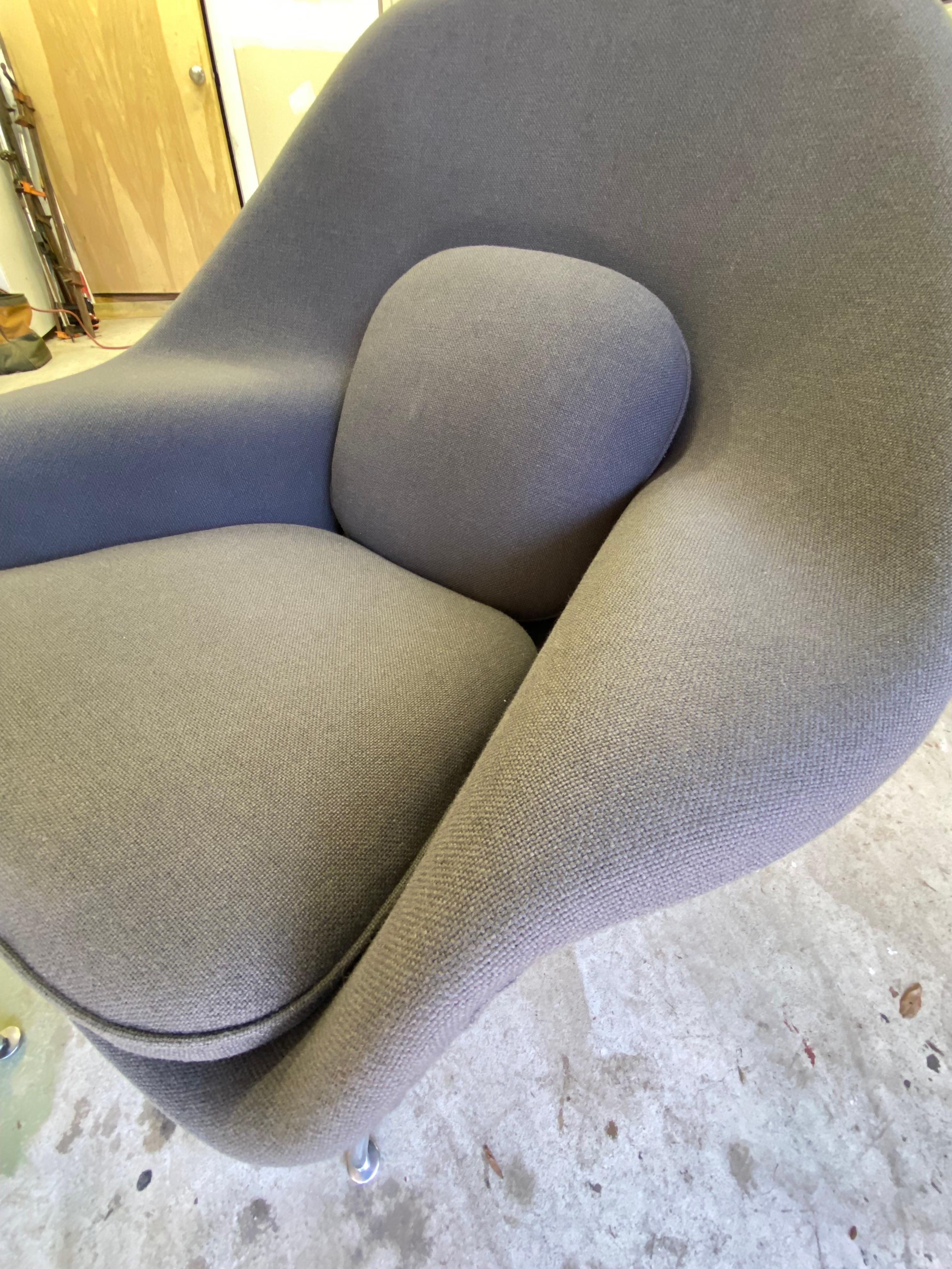Upholstery Eero Saarinen for Knoll Womb Chair and Ottoman