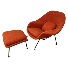 Chaise et pouf Womb d'Eero Saarinen pour Knoll