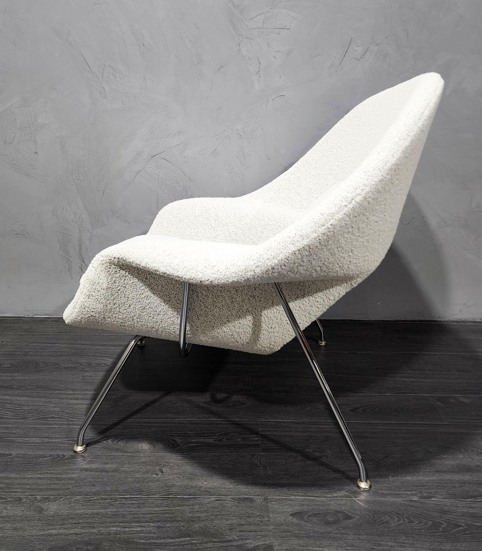 Eero Saarinen for Knoll Womb Chair and Ottoman in Off-White Boucle For Sale 2