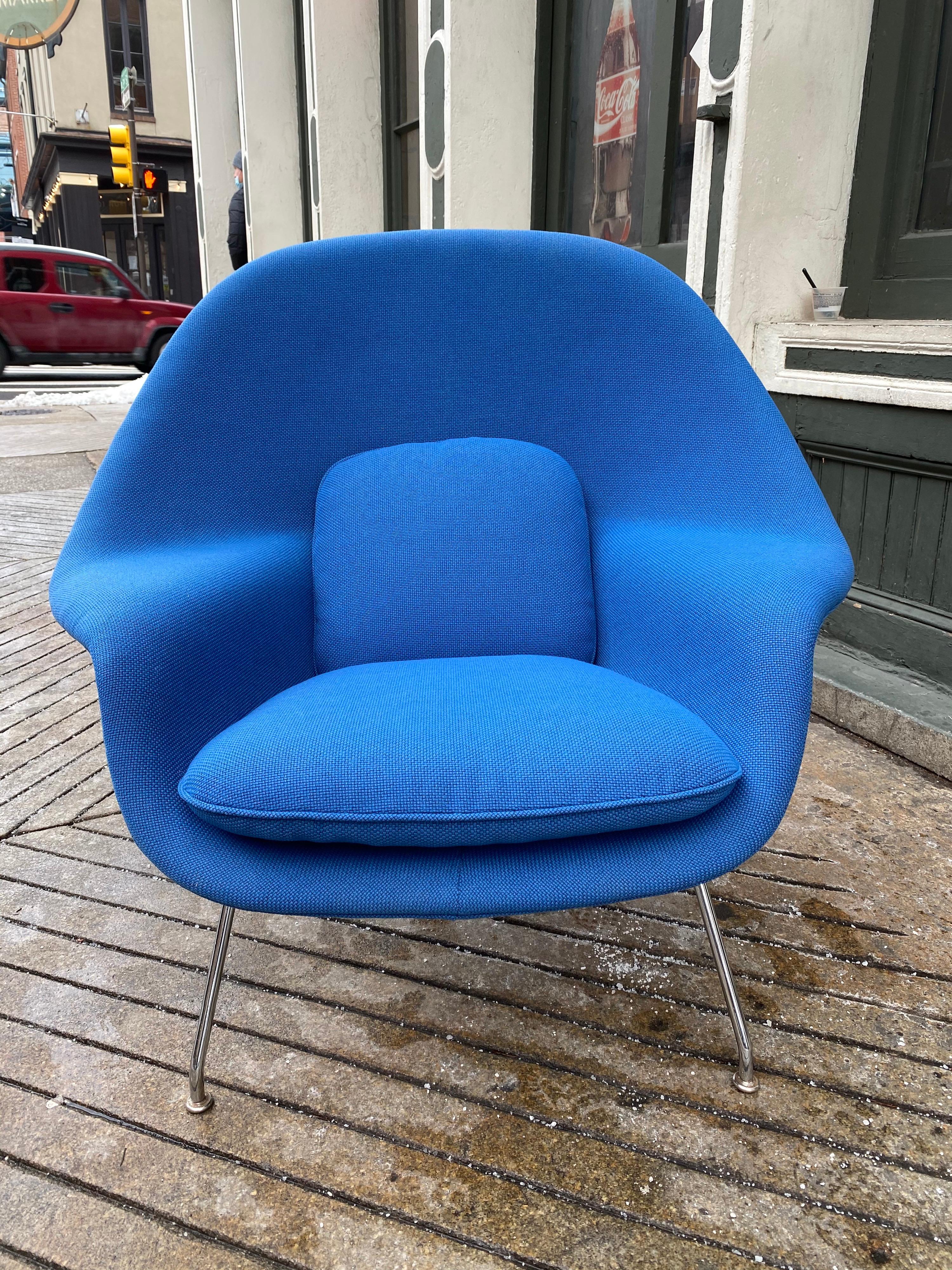 Eero Saarinen for Knoll Womb Chair/ New Upholstery In Good Condition In Philadelphia, PA