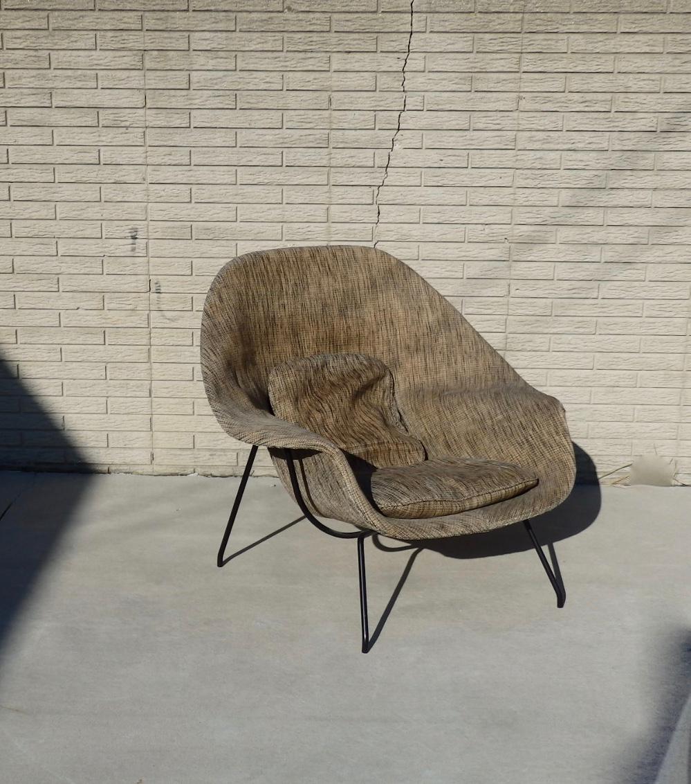 Eero Saarinen for Knoll Womb Chair with Ottoman In Excellent Condition In Ferndale, MI