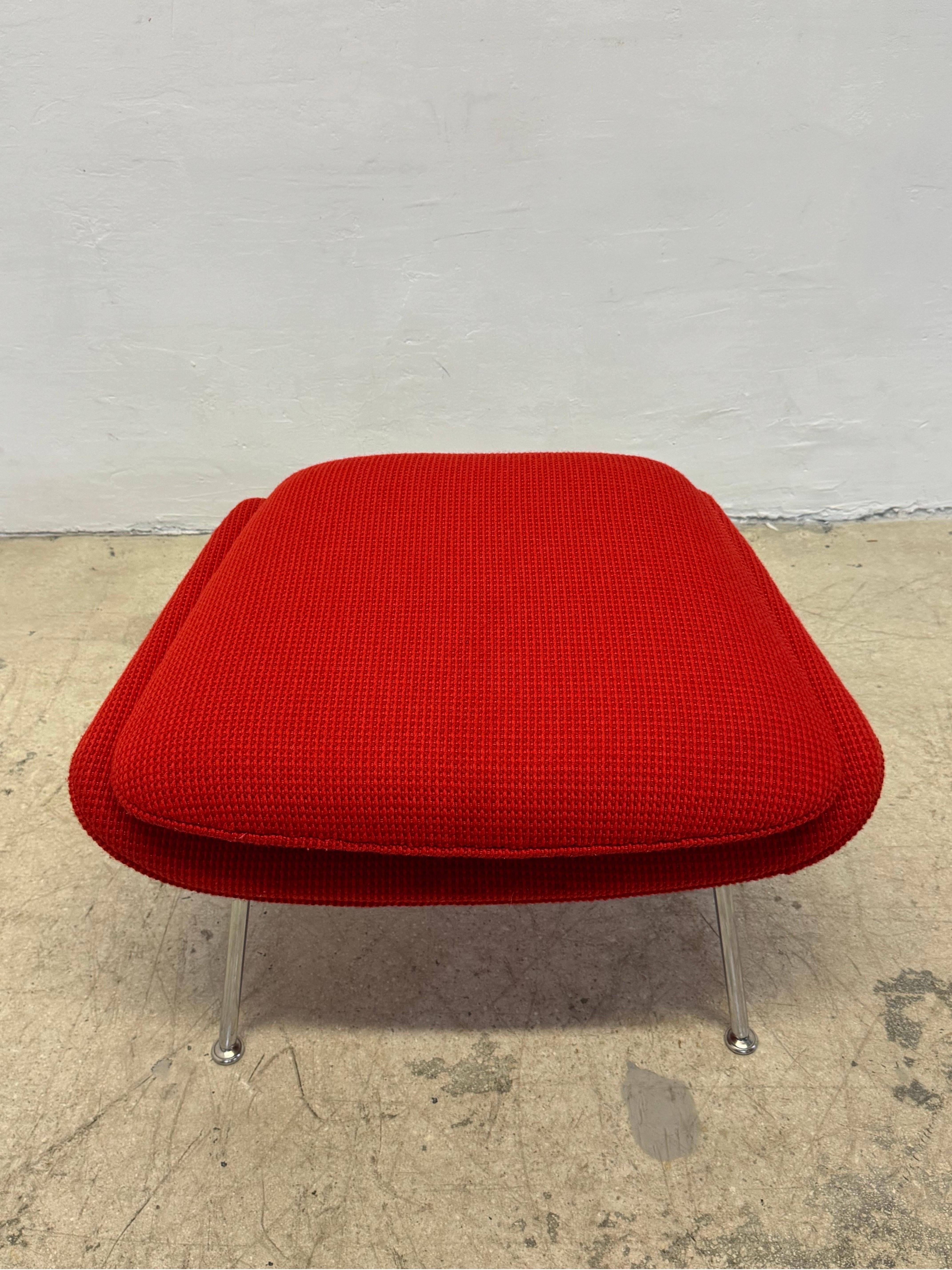 Eero Saarinen for Knoll “Womb” Lounge Chair and Ottoman 5