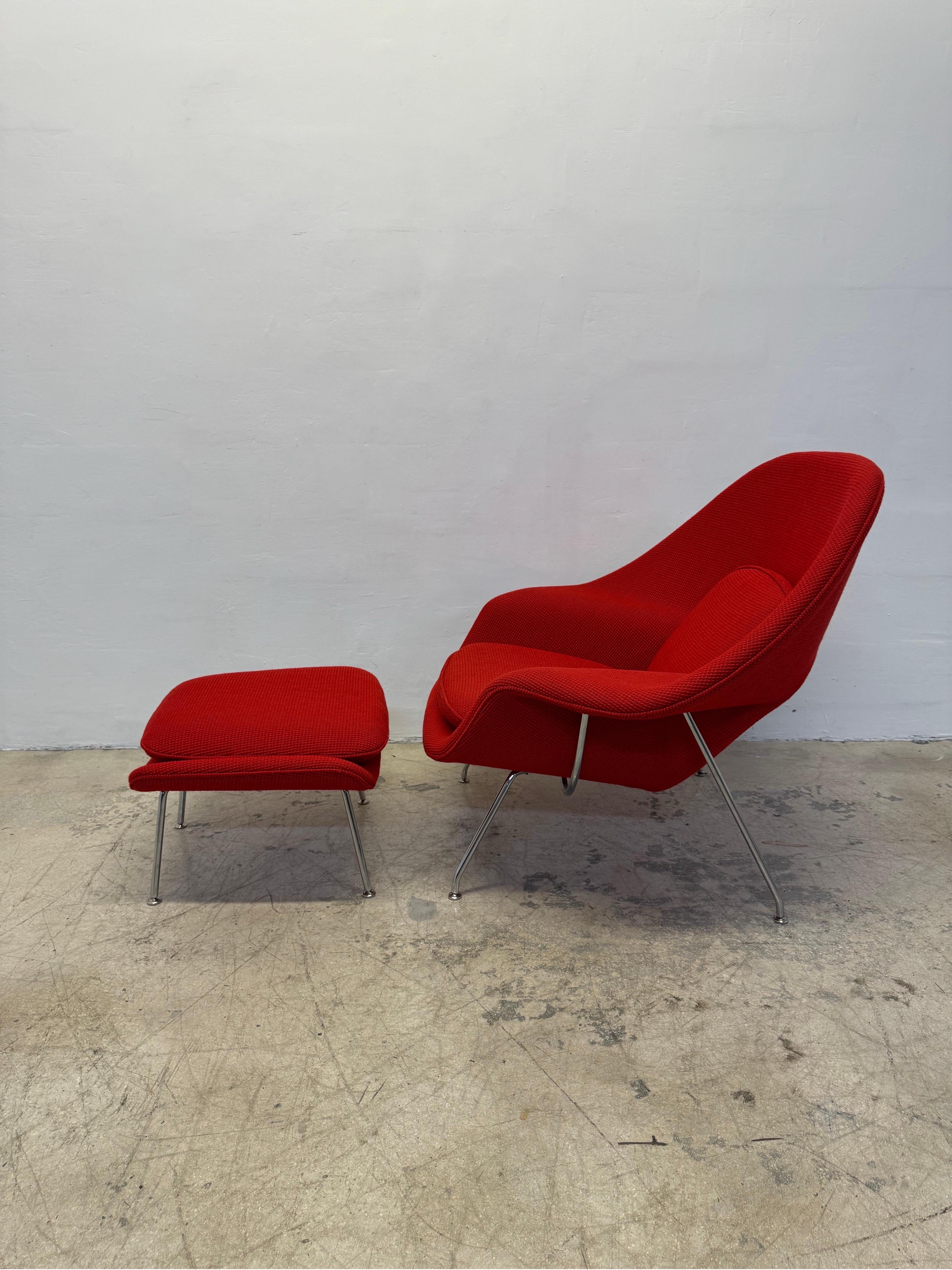 Eero Saarinen for Knoll “Womb” Lounge Chair and Ottoman In Good Condition In Miami, FL