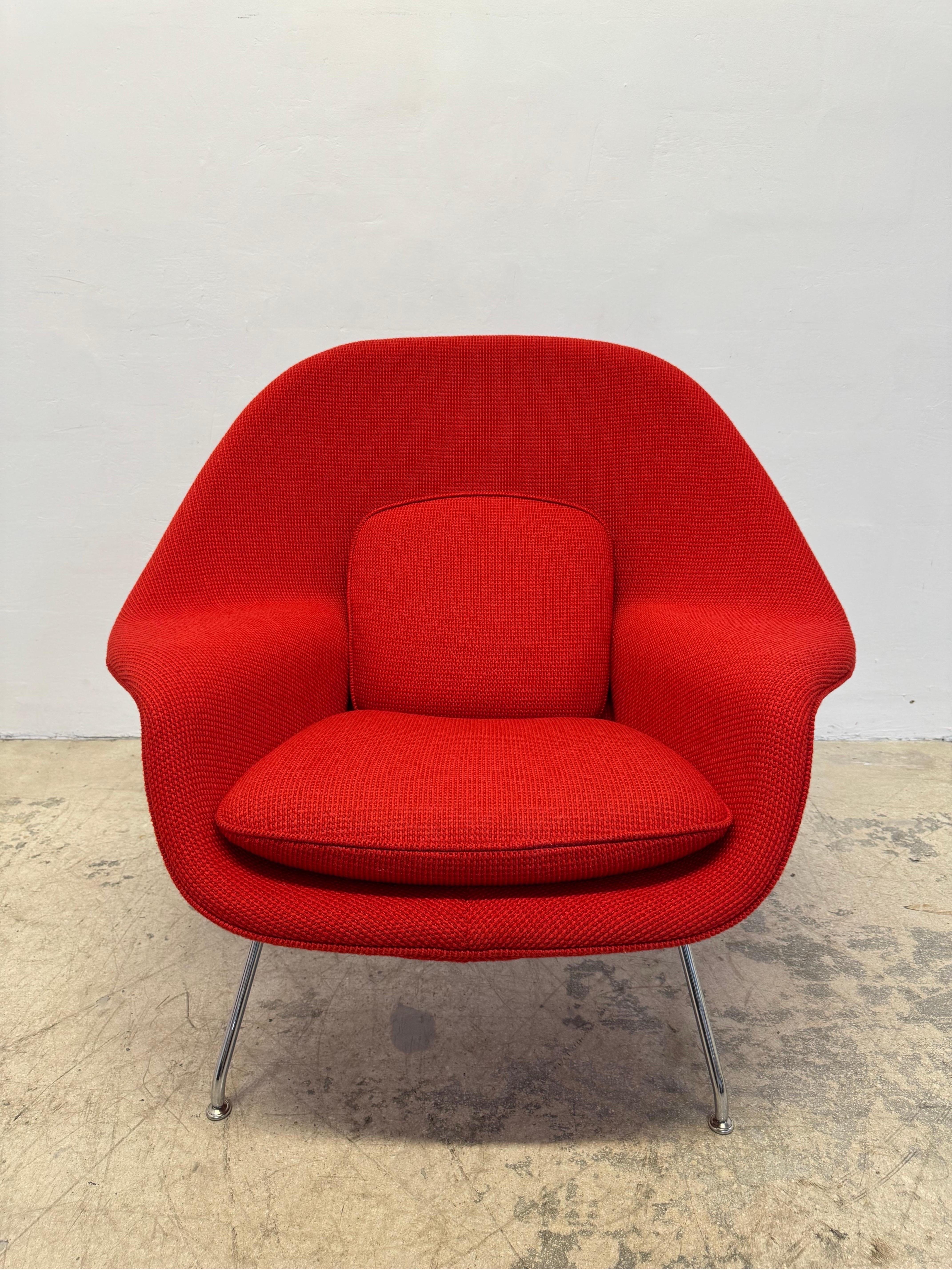 Contemporary Eero Saarinen for Knoll “Womb” Lounge Chair and Ottoman