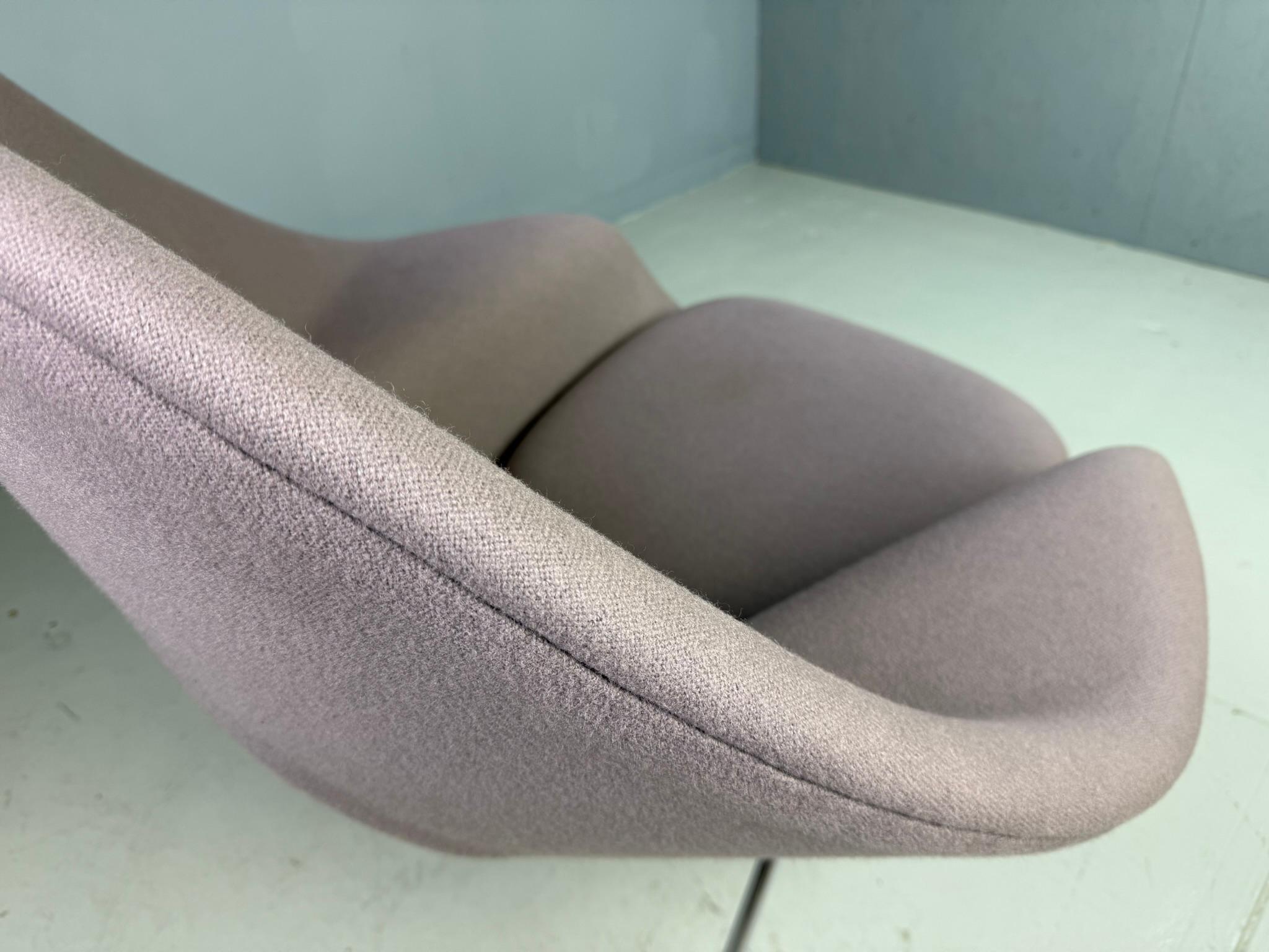Eero Saarinen para Knoll Silla de salón Womb en tela gris malva en venta 11