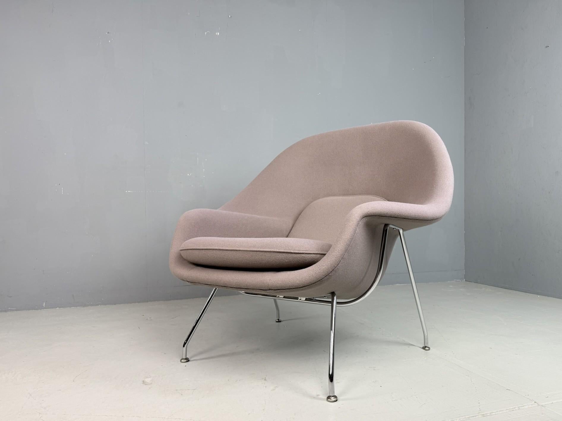 Eero Saarinen para Knoll Silla de salón Womb en tela gris malva Lana en venta