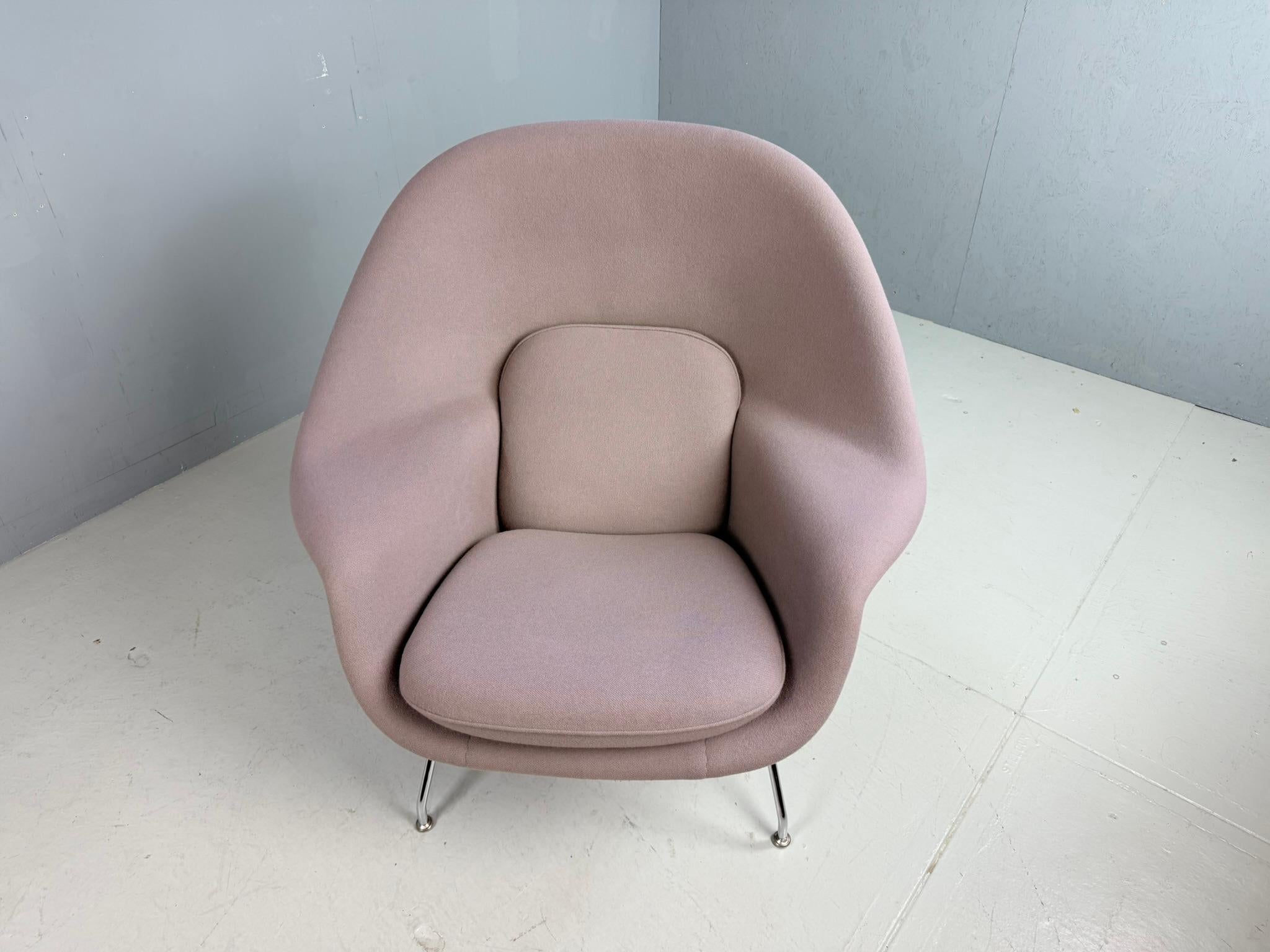 Eero Saarinen para Knoll Silla de salón Womb en tela gris malva en venta 2