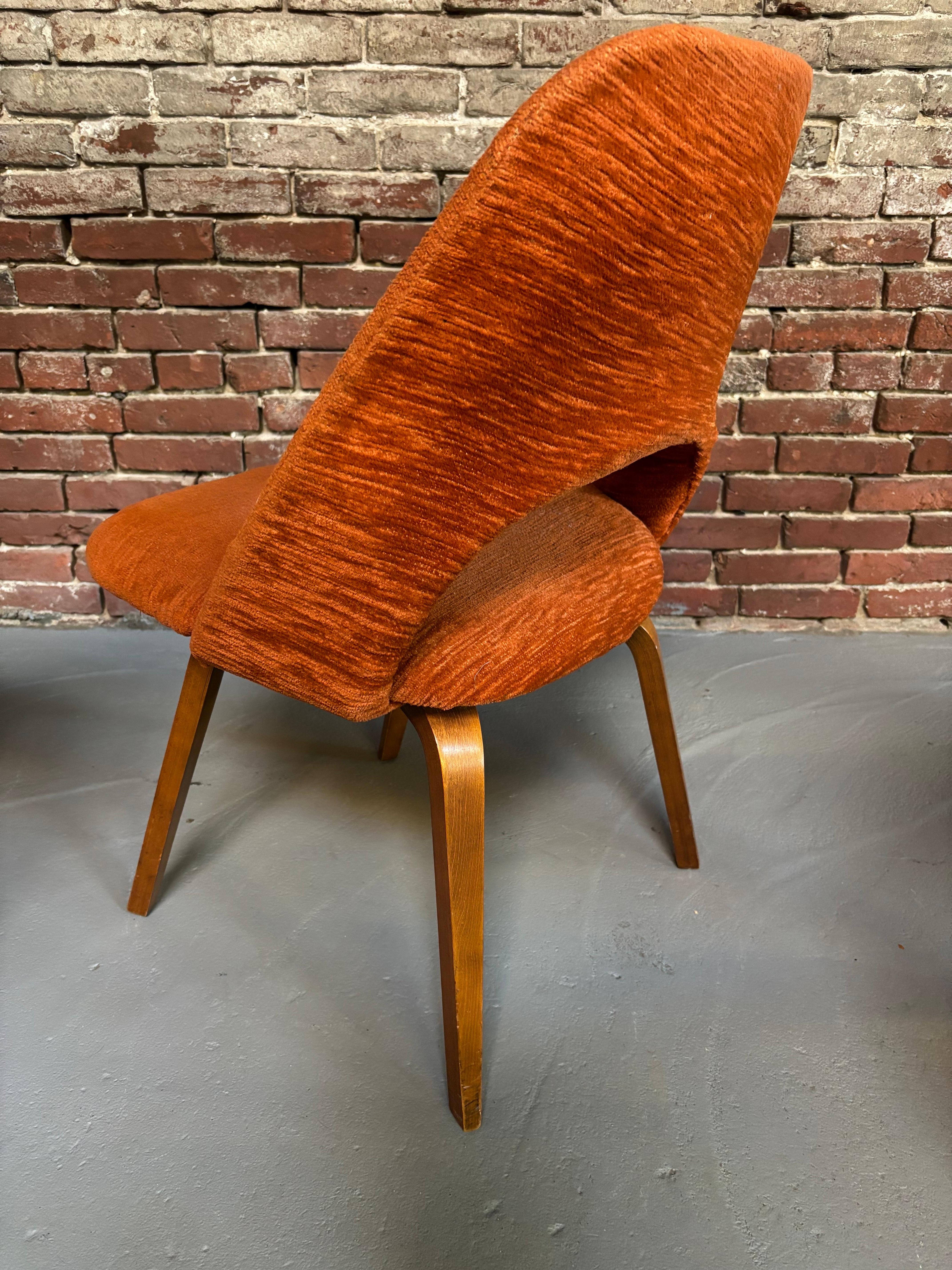 American Eero Saarinen for Knoll Wood leg Executive Chair /1 available! For Sale