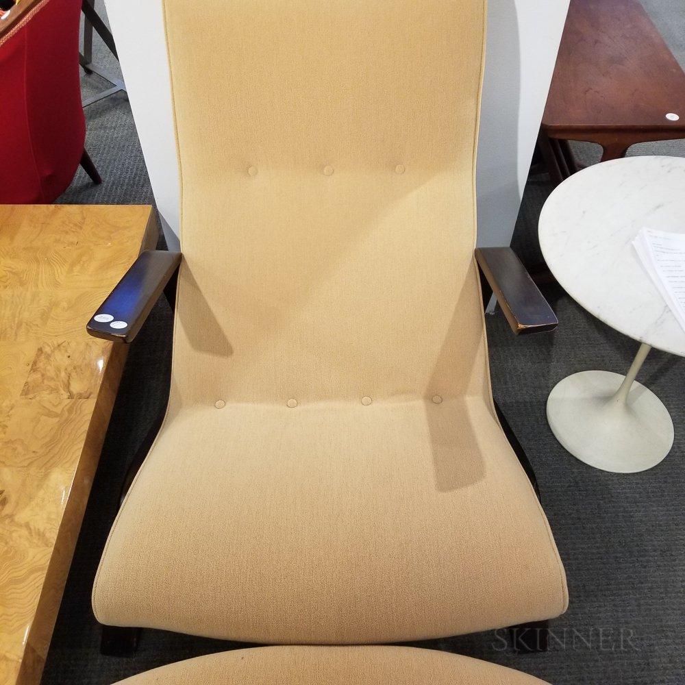 Vintage Grasshopper chair designed by Eero Saarinen. In great vintage condition with original finish and upholstery. Extremely comfortable.