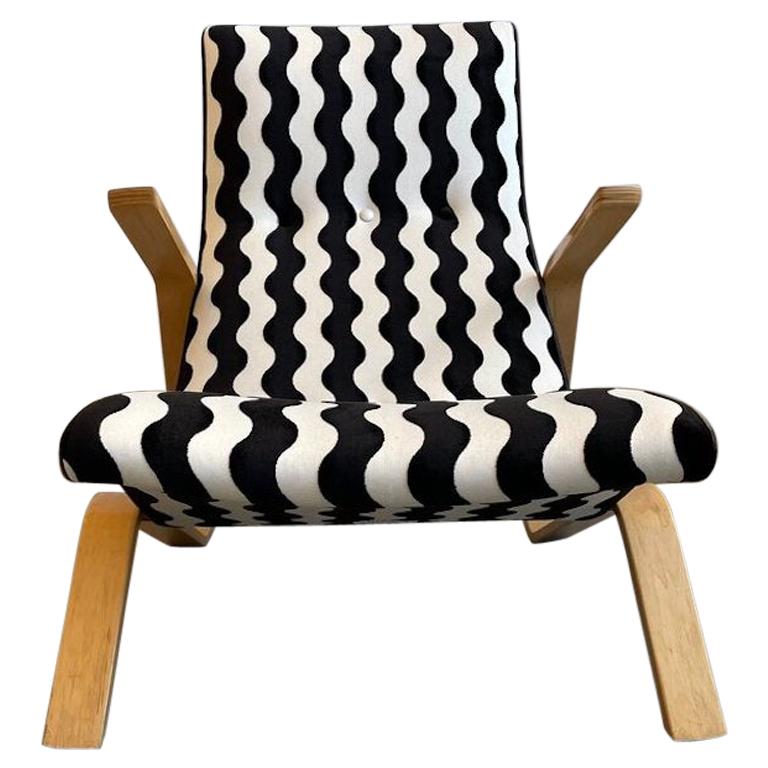 Eero Saarinen Grasshopper Chair by Modernica