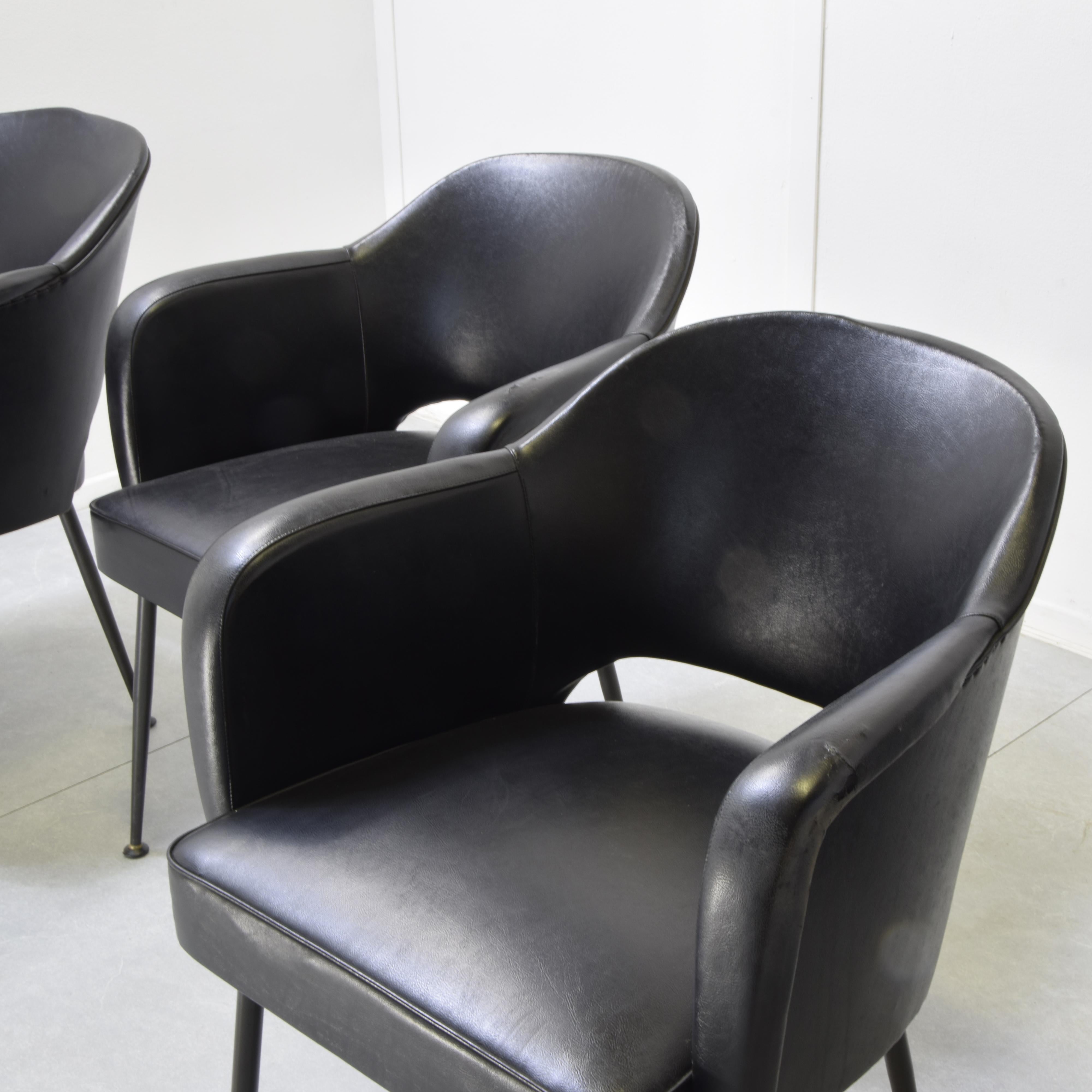 Eero Saarinen dans les fauteuils de manière dans le ciel des années 1960. en vente 3