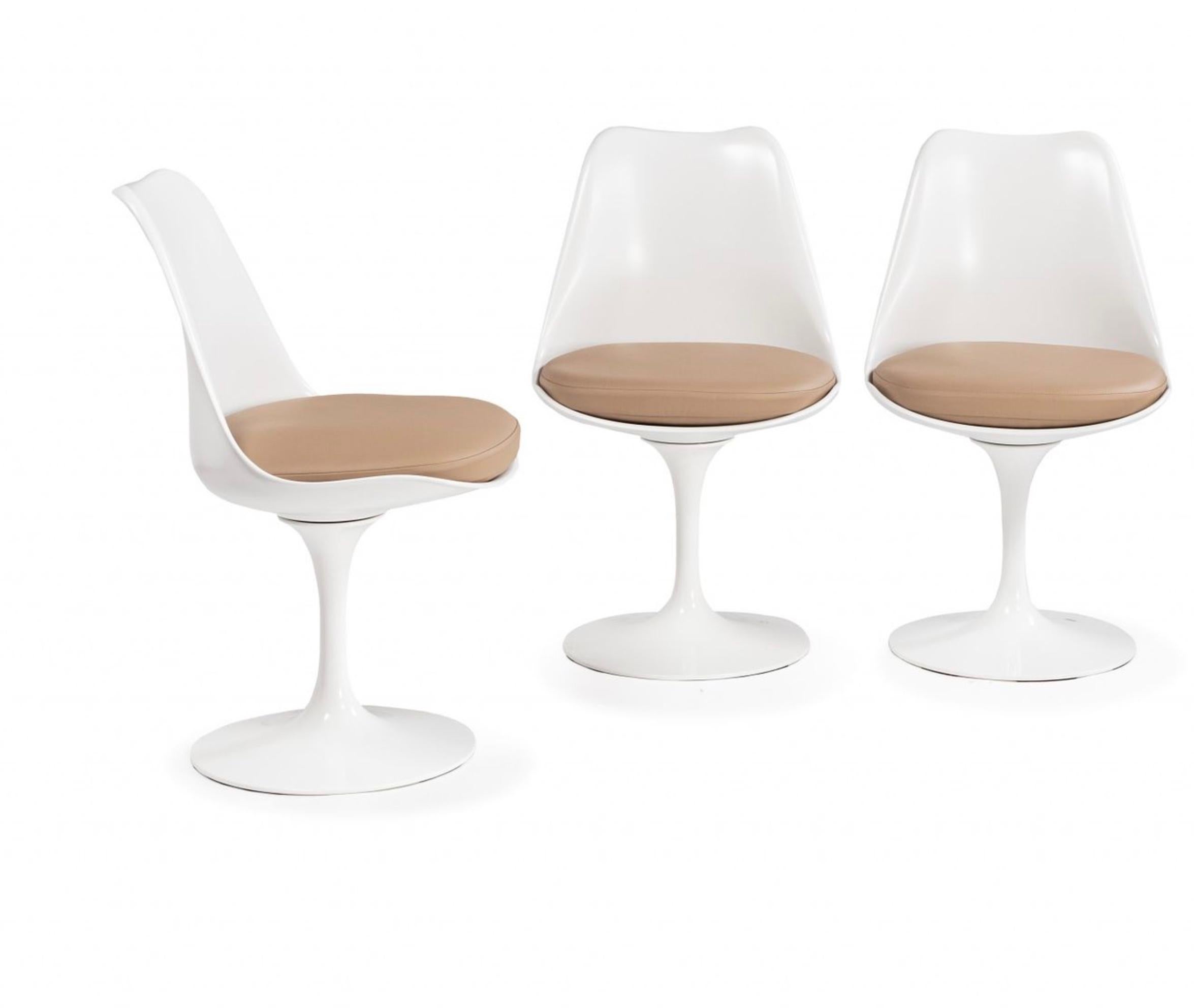 Scandinavian Modern Eero Saarinen & Knoll, 4 Swivel Tulip Chairs For Sale