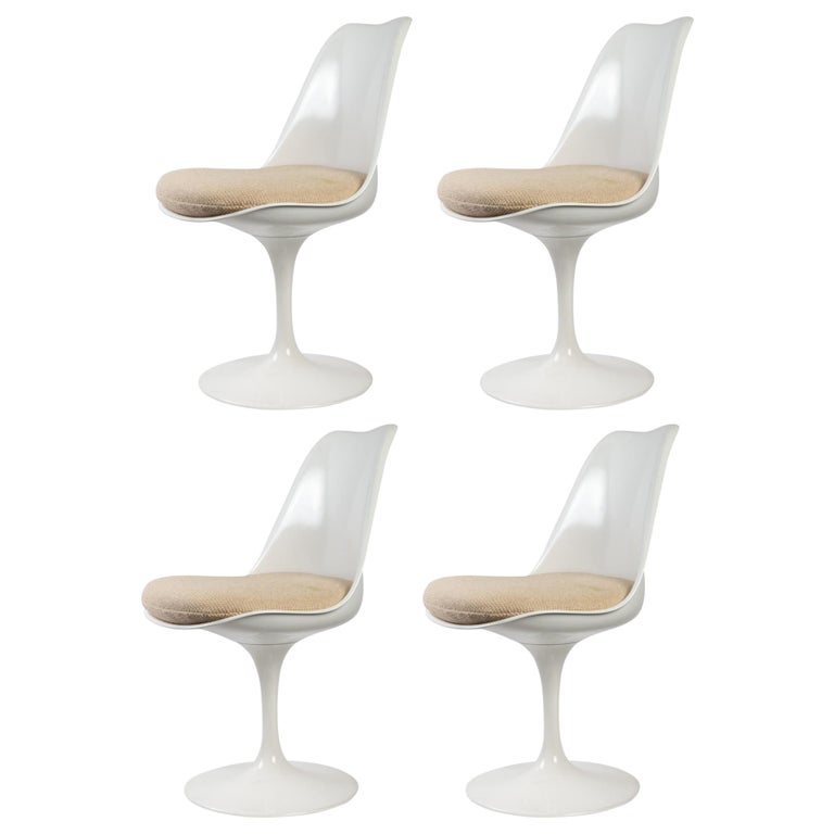 Eero Saarinen and Knoll 4 Tulip Chairs For Sale at 1stDibs