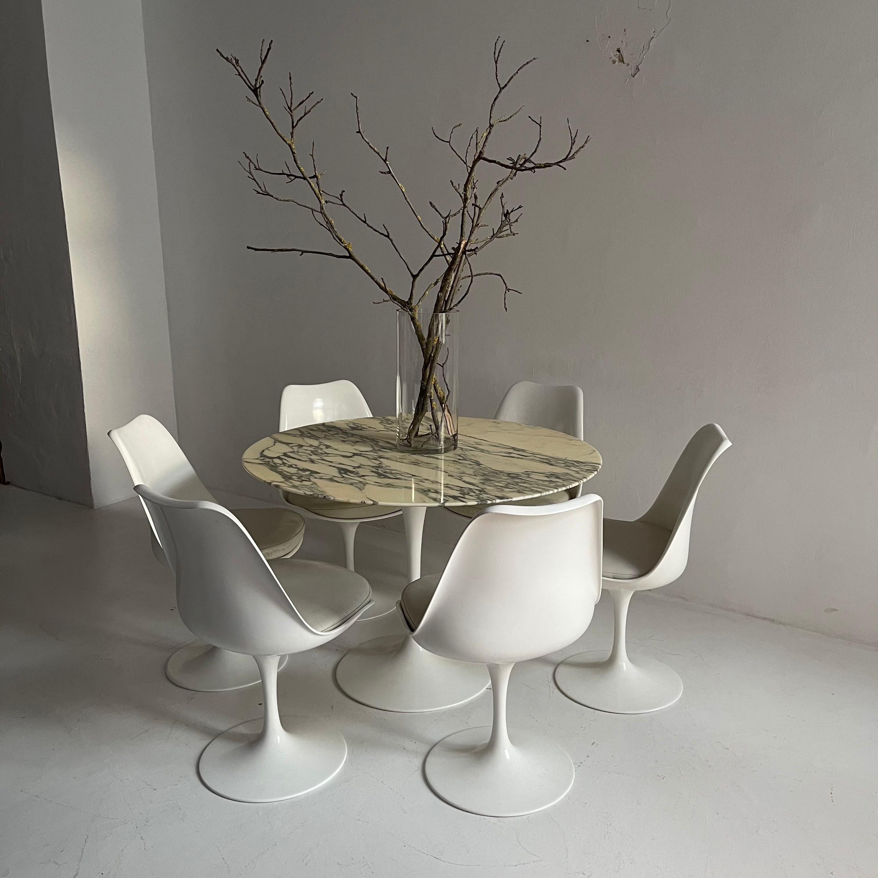 Italian Eero Saarinen Knoll Early Tulip Pedestal Dining Set Original Leather and Marble