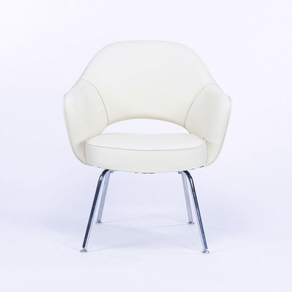 Eero Saarinen Knoll Chefsessel/Armlehnen mit röhrenförmigen Beinen, 4er-Set im Zustand „Hervorragend“ im Angebot in Van Nuys, CA