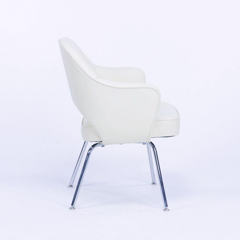 Mid-20th Century Eero Saarinen Knoll Executive Dining Chair/Armchairs with Tubular Legs, Set of 4 For Sale