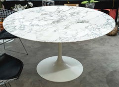 Eero SAARINEN & KNOLL INTERNATIONAL, Mesa "TULIP" 137 cm