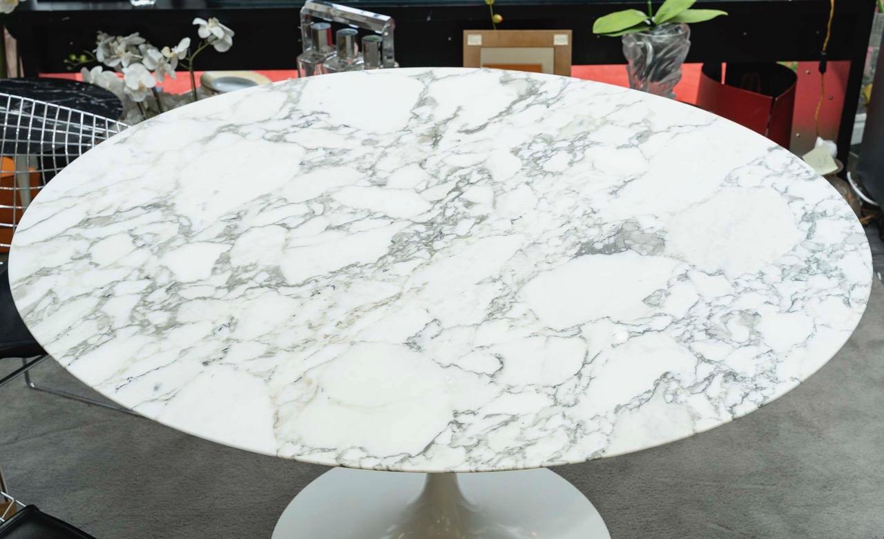 Français Eero SAARINEN & Knoll INTERNATIONAL, Table TULIP 137 cm en vente