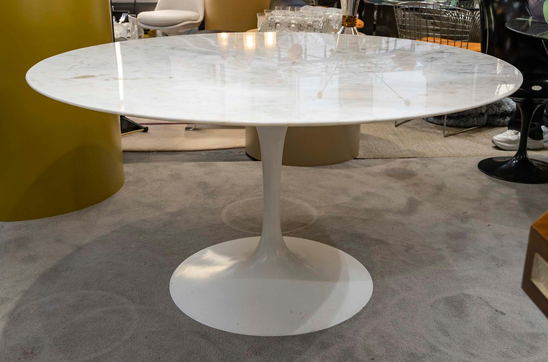 Eero SAARINEN & KNOLL INTERNATIONAL, Mesa 