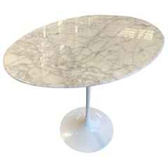 Eero Saarinen 
Knoll International "Tulip" Oval Table