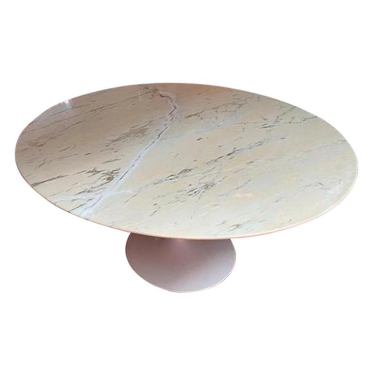 Eero Saarinen & Knoll International "Tulip" Oval Table For Sale