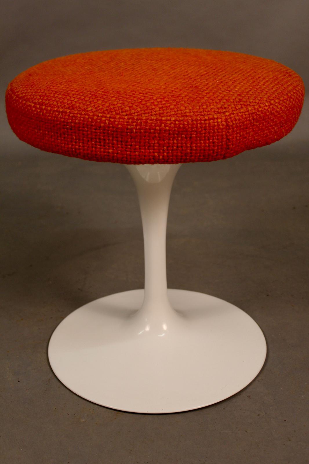 Finnish Eero Saarinen & Knoll International 