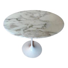 Eero Saarinen & Table basse "Tulip" de Knoll International