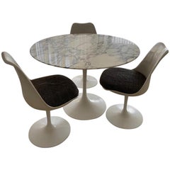 Eero Saarinen & Knoll International "Tulip" Table