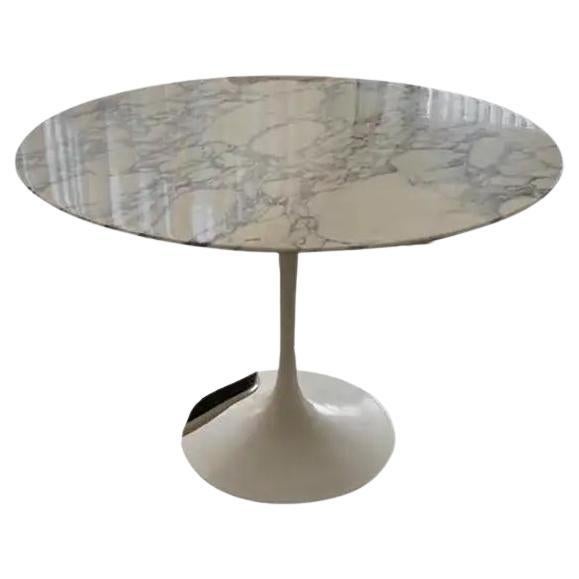 Eero Saarinen & Knoll International "Tulip" Table For Sale