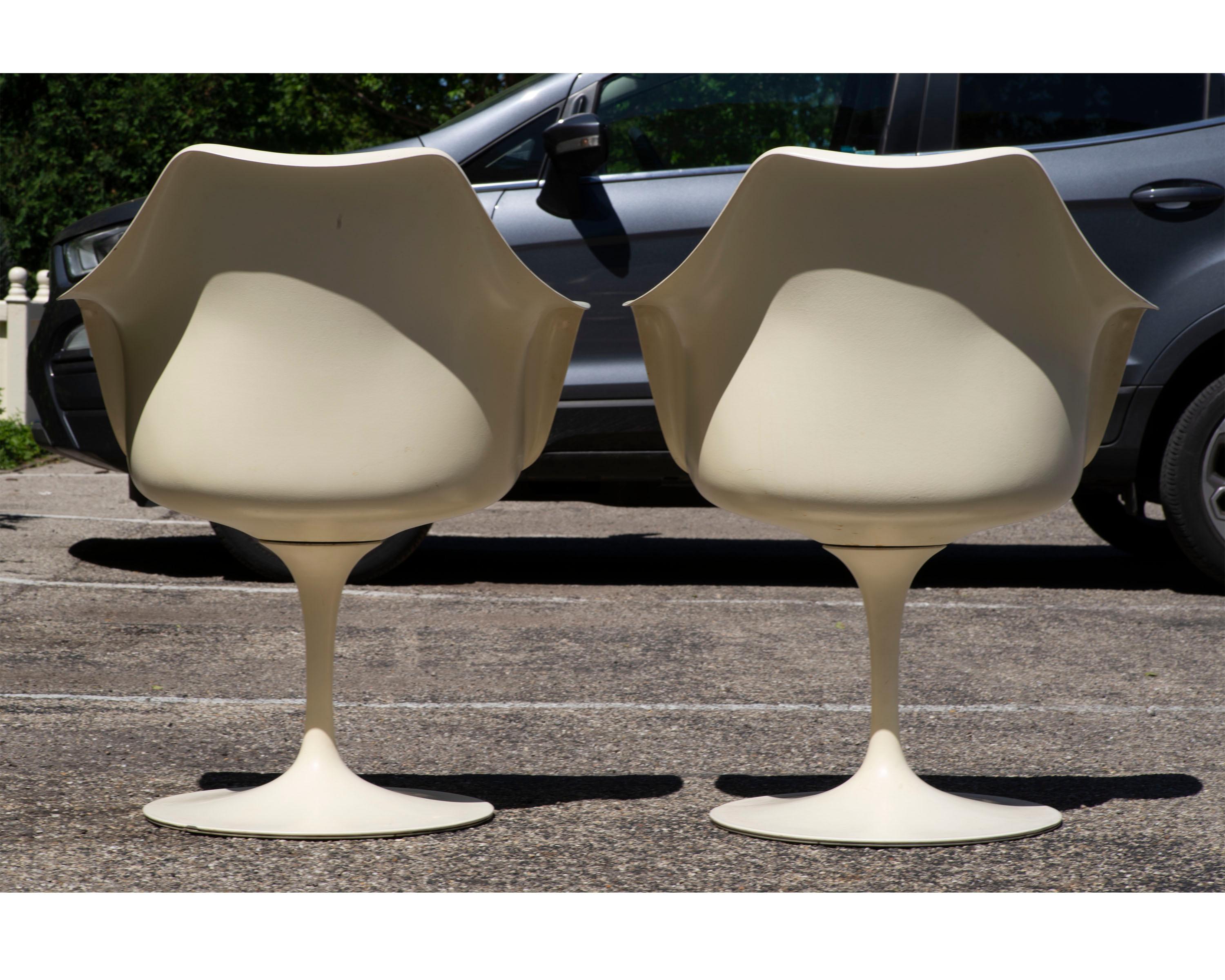 Aluminum Eero Saarinen Knoll Mid Century Modern Tulip Chairs