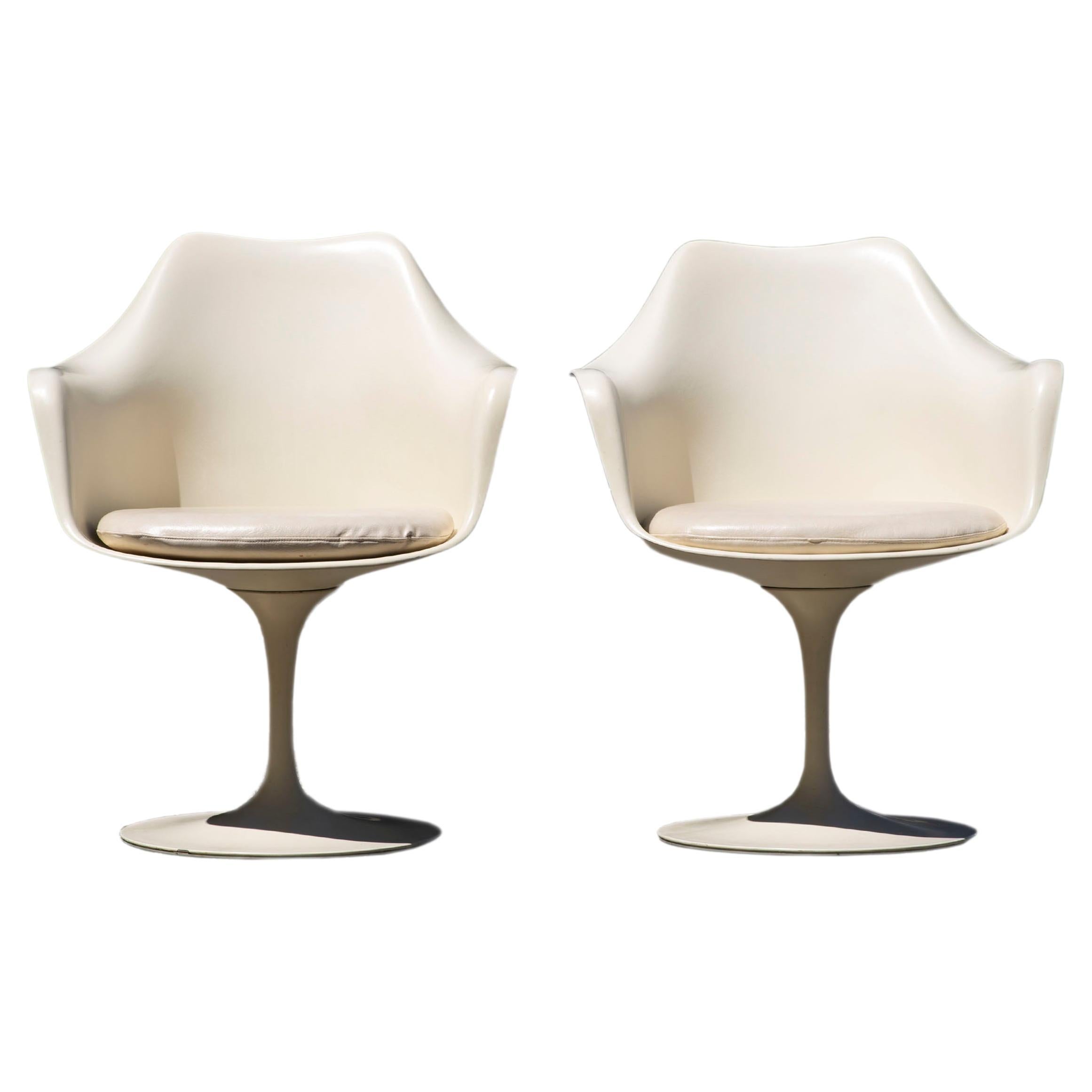 Eero Saarinen Knoll Mid Century Modern Tulip Chairs