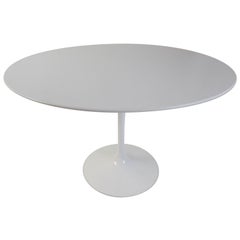 Eero Saarinen Knoll, Table in Laminate