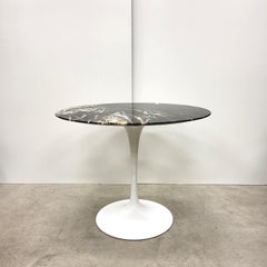 Table tulipe Eero Saarinen Knoll, rare quarzit noir, années 1980