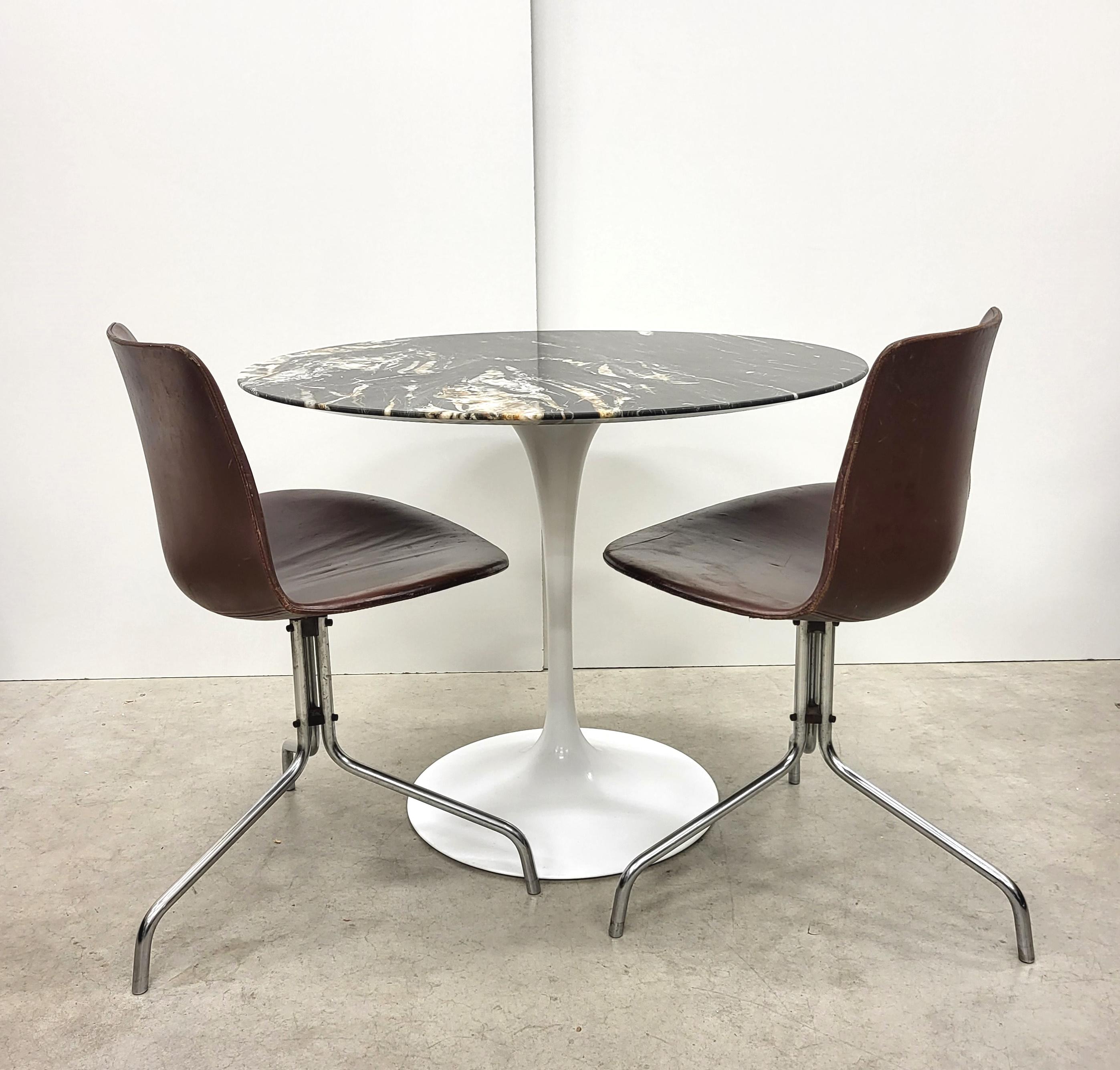 Hand-Crafted Eero Saarinen Knoll Tulip Table, Rare Black Quarzit, 1980s