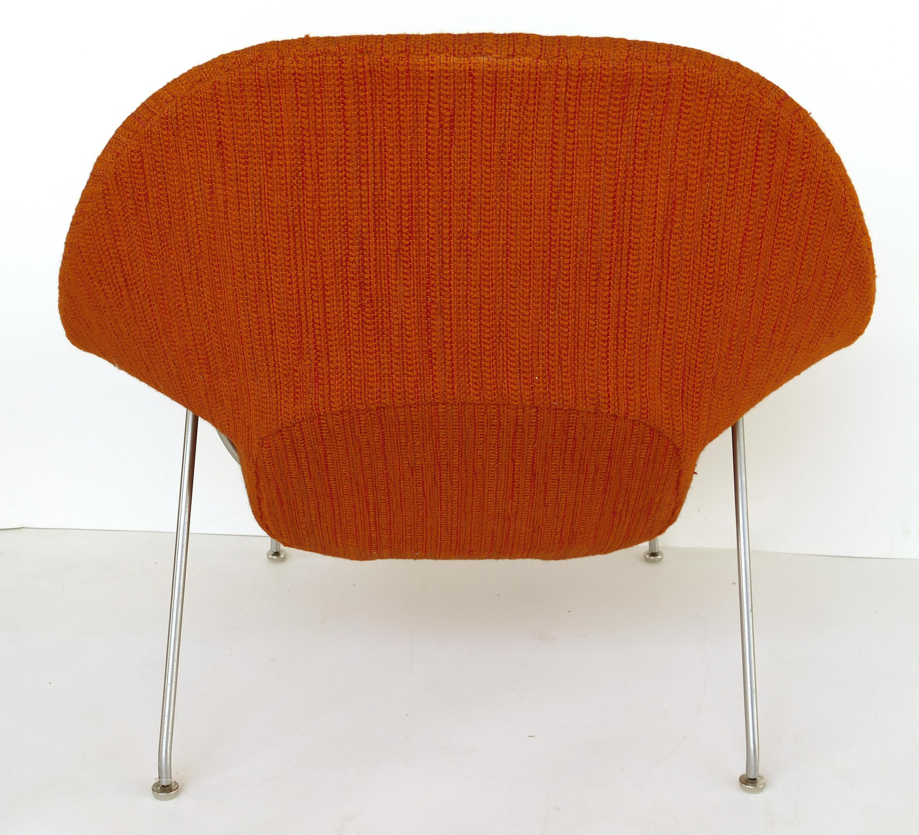 American Eero Saarinen Knoll Womb Chair in Knoll Cato Wool Fabric