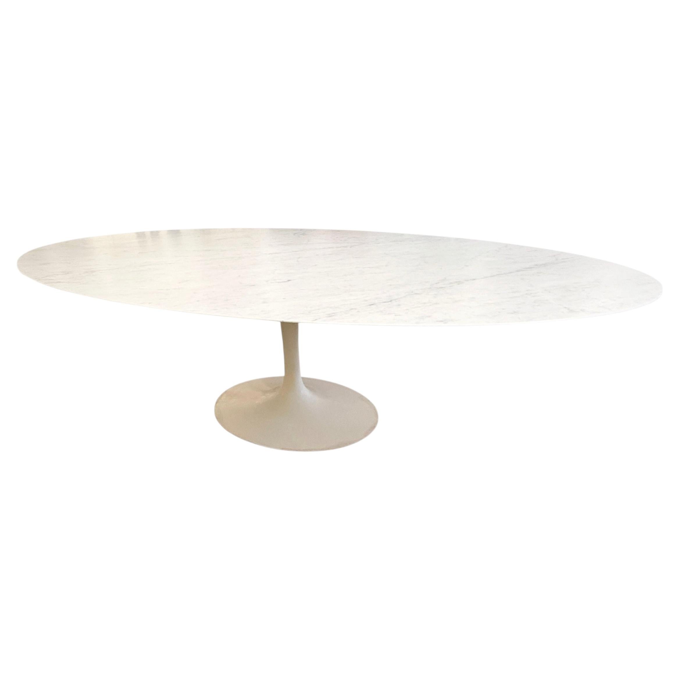 Eero Saarinen Large Carrara Satin Marble Top Tulip Dining Table for Knoll For Sale