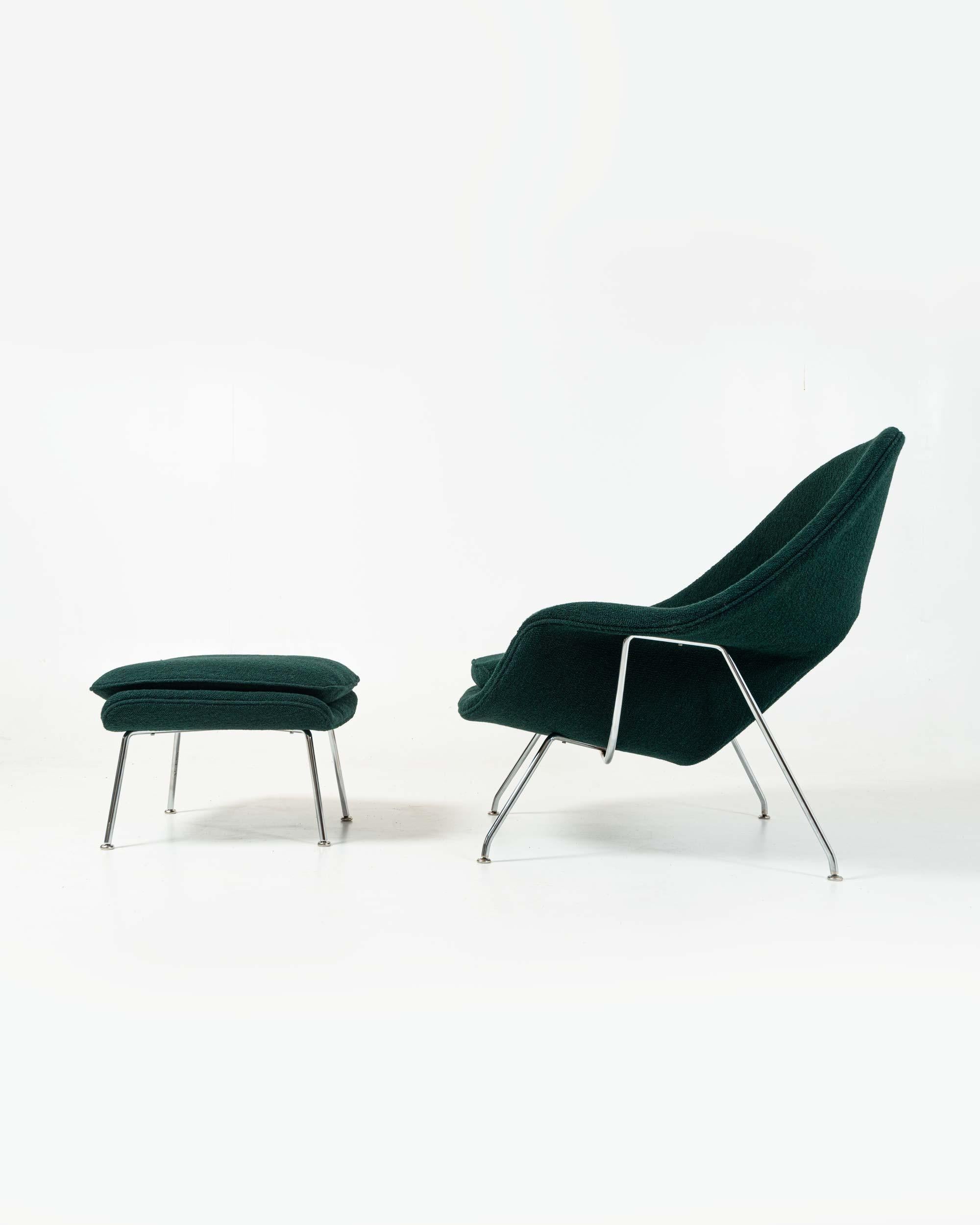 One of the most iconic chair designs of the 20th century, Eero Saarinen designed this lounge chair for Florence Knoll at the request of “a chair that was like a basket full of pillows.” This original 2010s Womb Chair and ottoman in full/large size