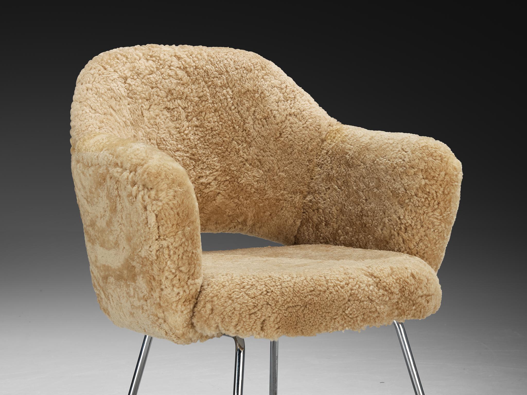 Eero Saarinen Limited Edition ‘Conference’ Armchair in Sheepskin For Sale 1