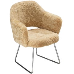 Poltrona 'Conference' di Eero Saarinen in edizione limitata in pelle di pecora