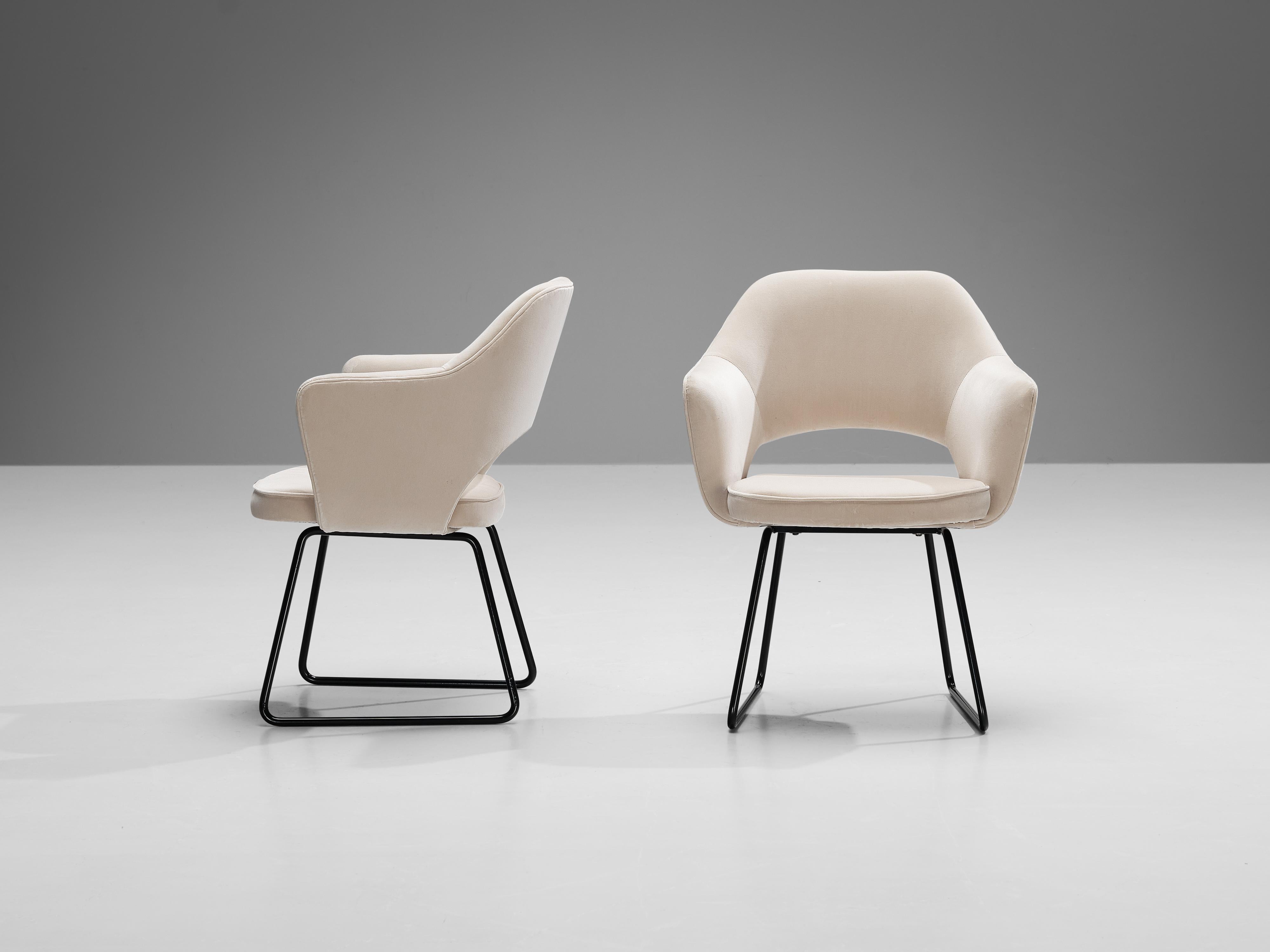 Eero Saarinen Limited Edition ‘Conference’ Armchairs of UNESCO Paris  In Good Condition For Sale In Waalwijk, NL