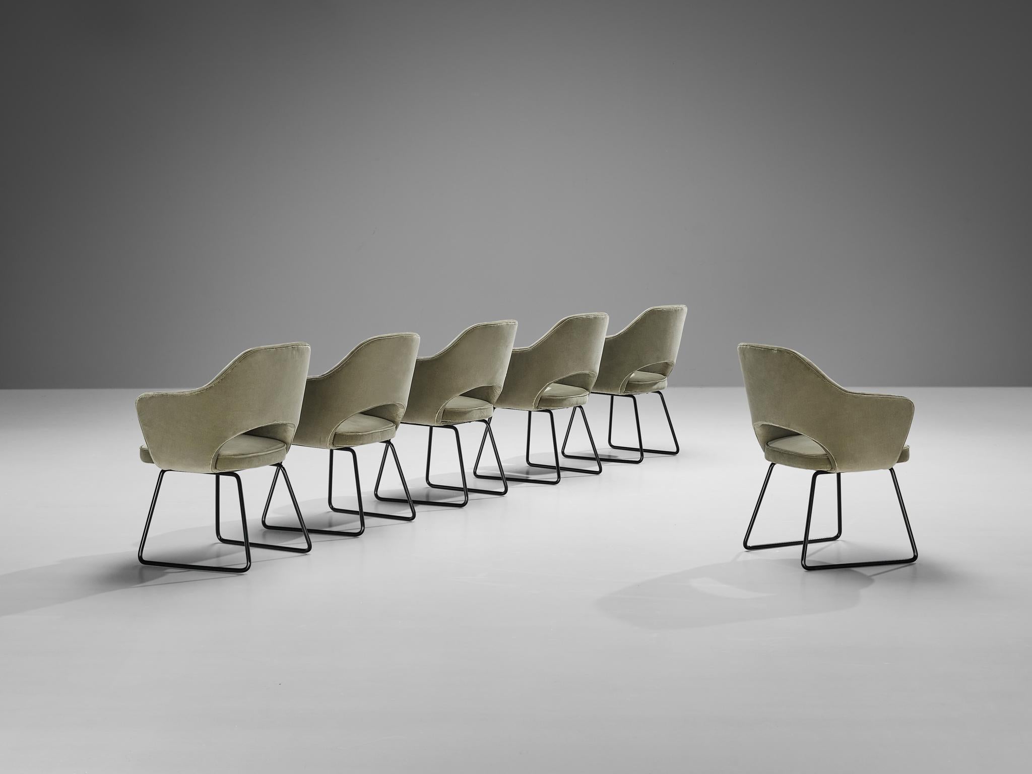 Eero Saarinen Limited Edition ‘Conference’ Armchairs of UNESCO Paris  For Sale 1