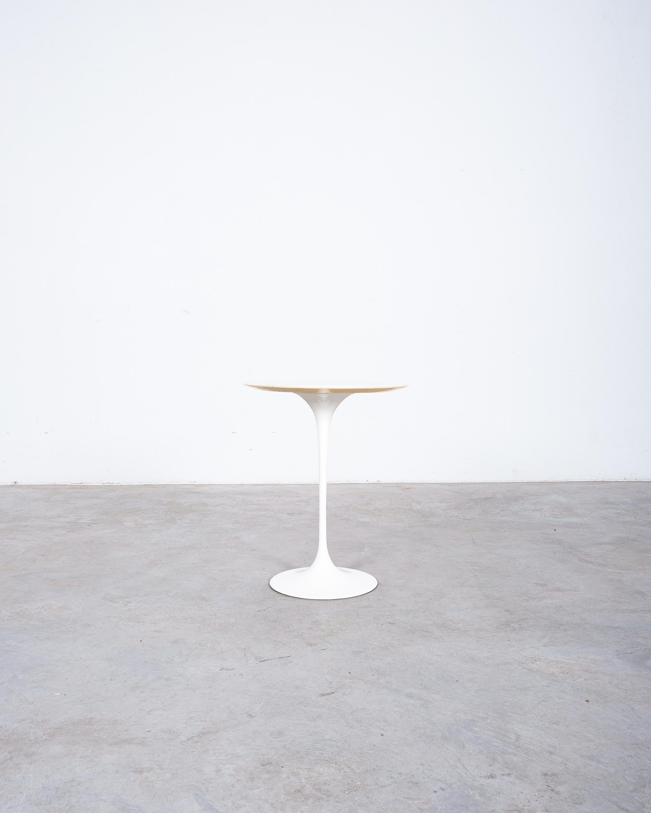 Lacquered Eero Saarinen Marble Side Table for Knoll, 1960 For Sale