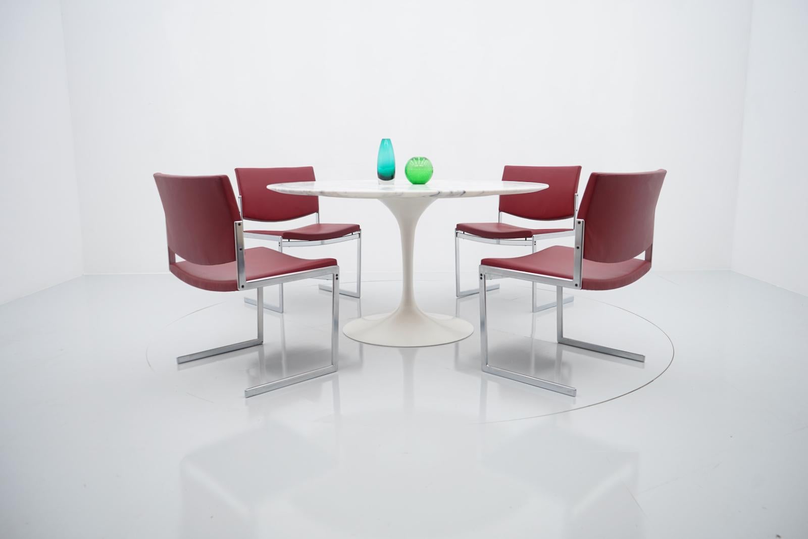 Eero Saarinen Marble Tulip Dining Table Knoll International 70s For Sale 6