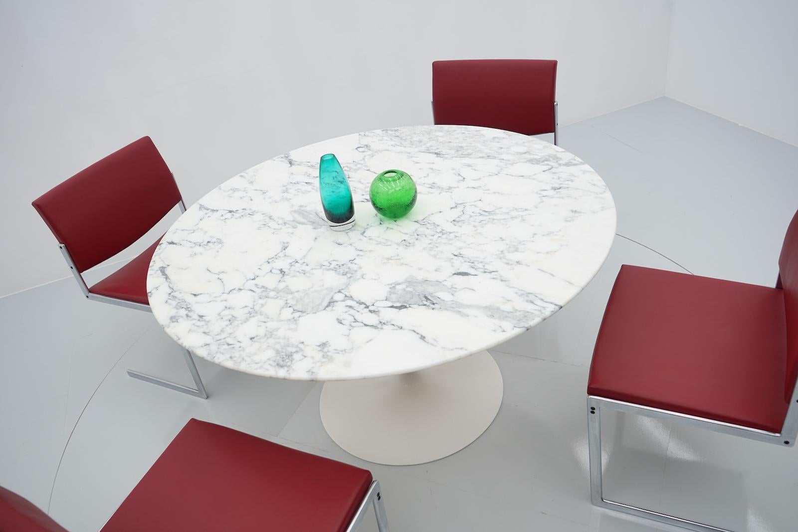 Eero Saarinen Marble Tulip Dining Table Knoll International 70s For Sale 7