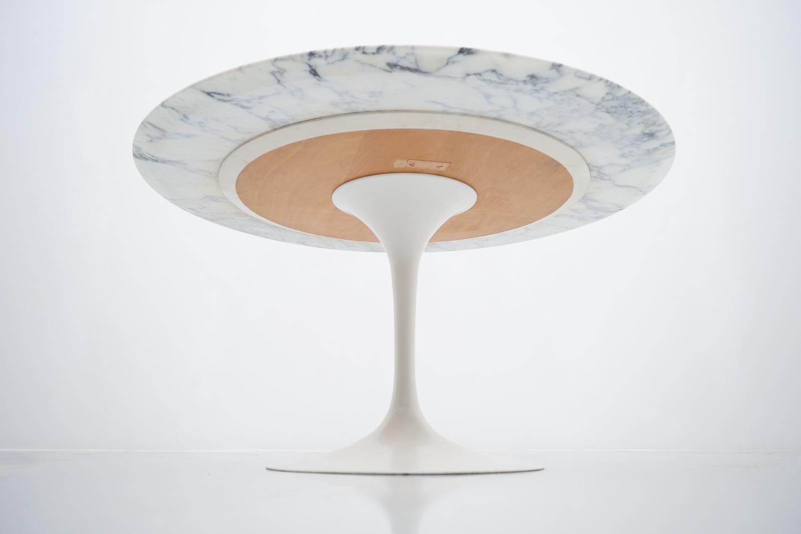 Eero Saarinen Marble Tulip Dining Table Knoll International 70s In Good Condition For Sale In Frankfurt / Dreieich, DE