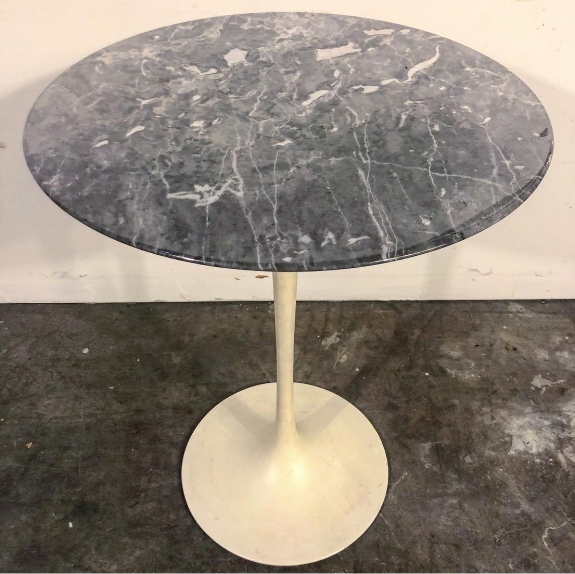 Mid-Century Modern Eero Saarinen Marble Tulip Side Table for Knoll