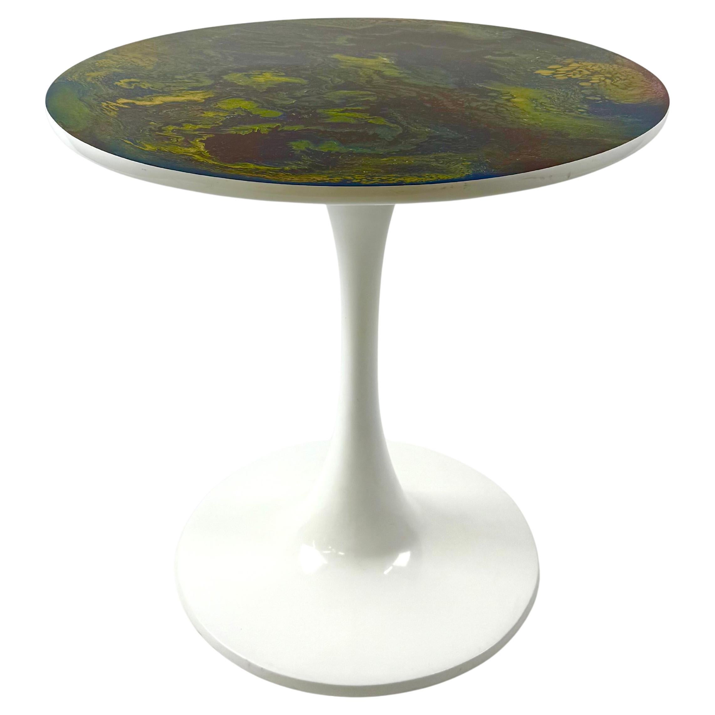 Mesa de centro o comedor Tulip estilo MCM de Eero Saarinen con tablero de diseño de resina epoxi en venta